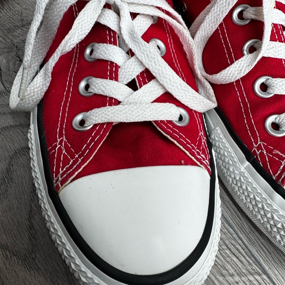Converse Chuck Taylor All Star Low Top Red Sneakers Shoes Mens 7 Womens 9 - Picture 8 of 13
